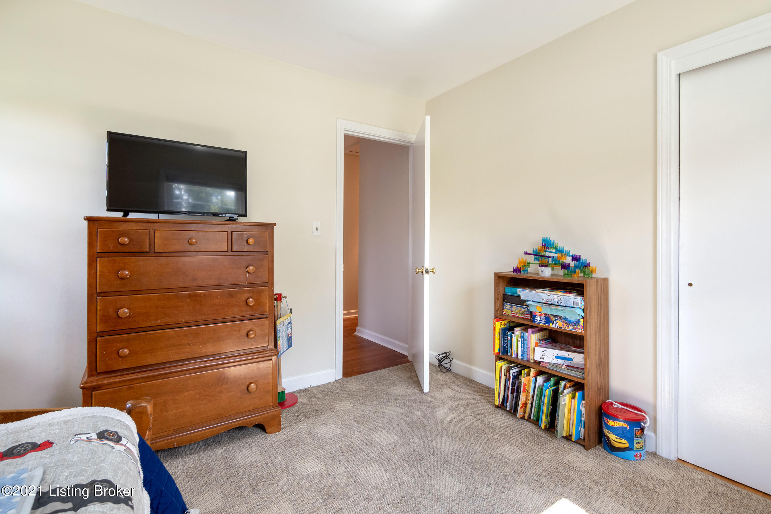 2917 Nepperhan Road Louisville, KY 40218 - Photo 23 of 34 2917 Nepperhan Rd-27