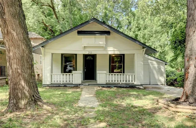 $129,500 | 212 South Huttig Avenue, Independence, MO 64053