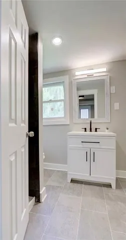 $129,500 | 212 South Huttig Avenue, Independence, MO 64053