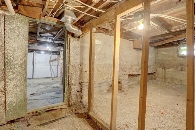 $129,500 | 212 South Huttig Avenue, Independence, MO 64053