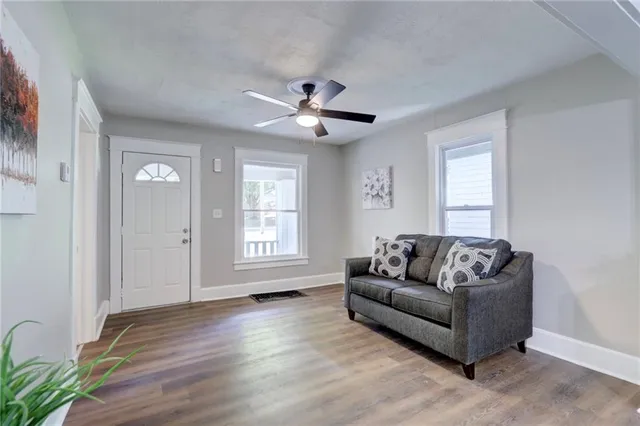 $129,500 | 212 South Huttig Avenue, Independence, MO 64053