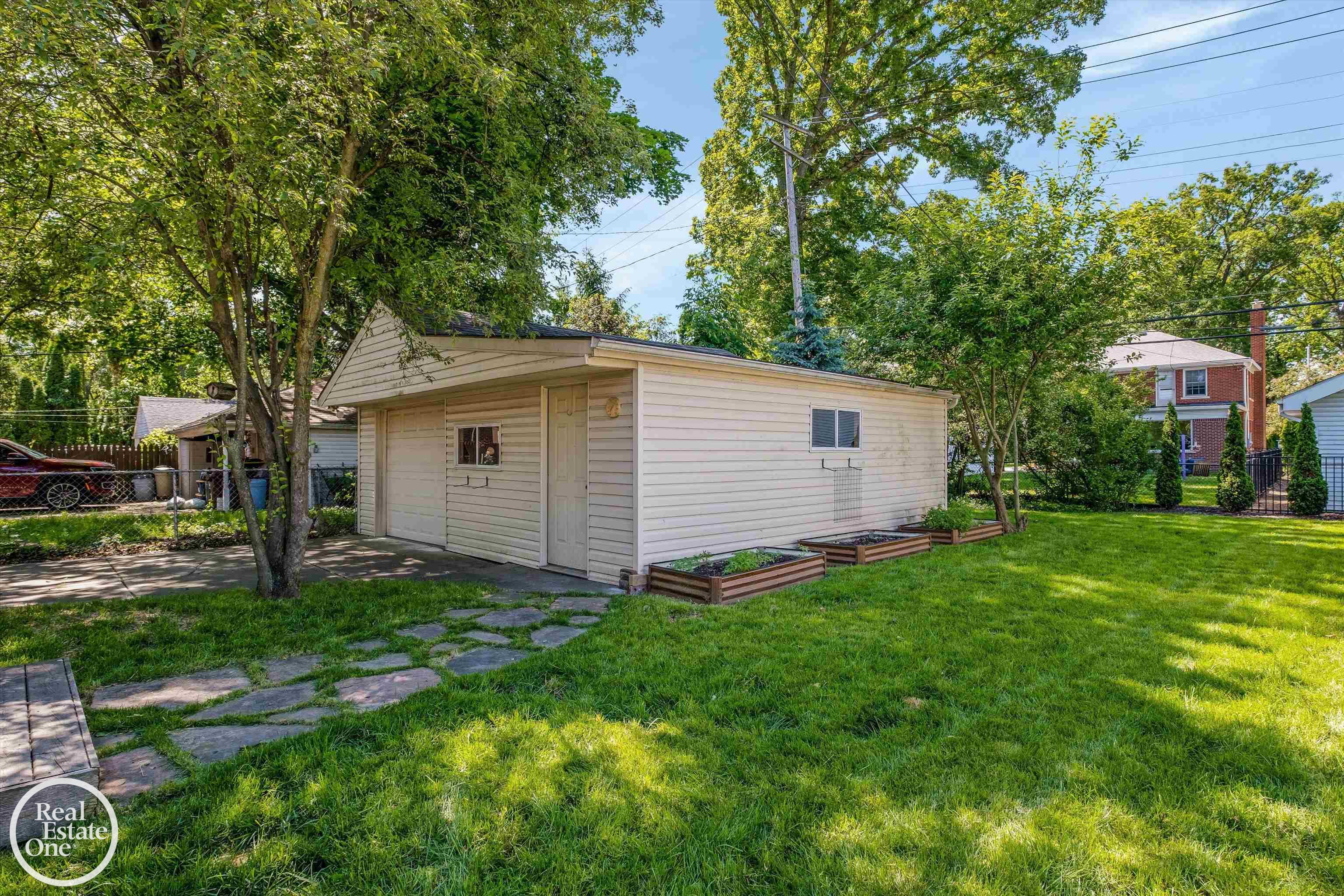 1819 Littlestone Road Grosse Pointe, MI 48236 - Photo 40 of 46 Garage and Yard