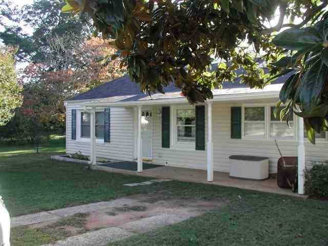414 South Elm Street Pendleton, SC 29670 - Photo 1 of 15