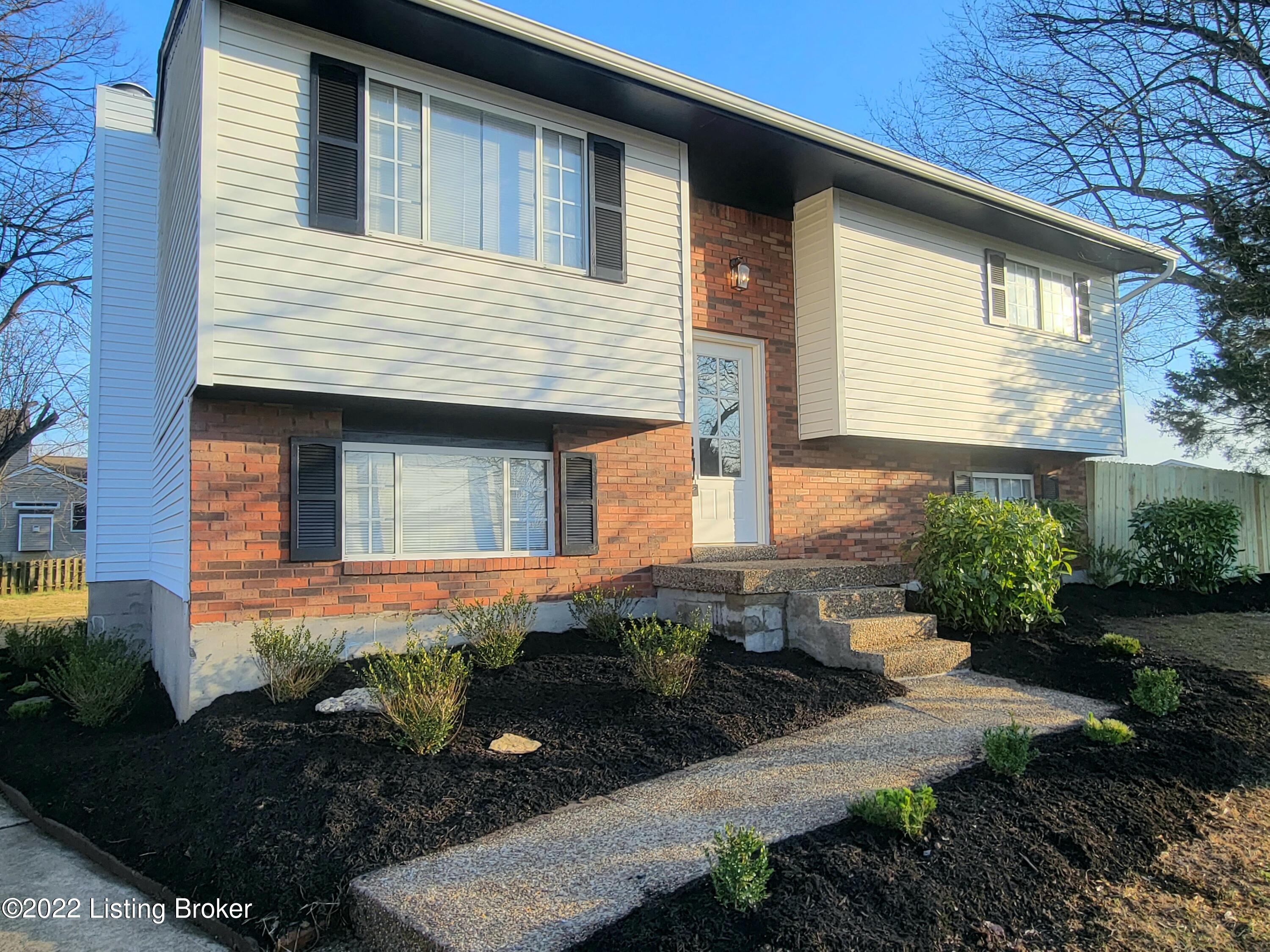 5018 Woodsend Road Louisville, KY 40229 - Photo 4 of 74 Refreshed Landscaping
