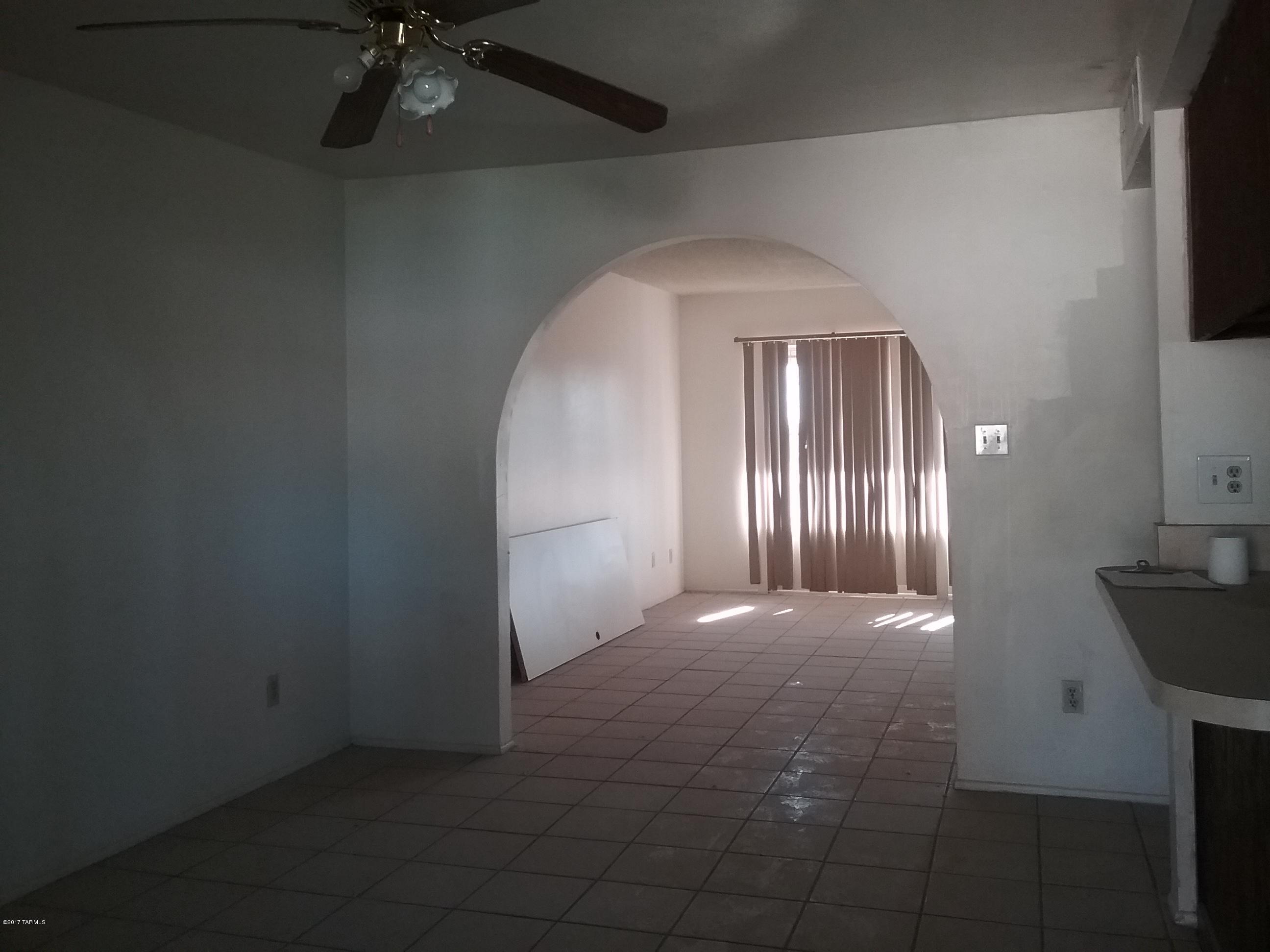 1838 West Caravelle Road Tucson, AZ 85713 - Photo 2 of 9