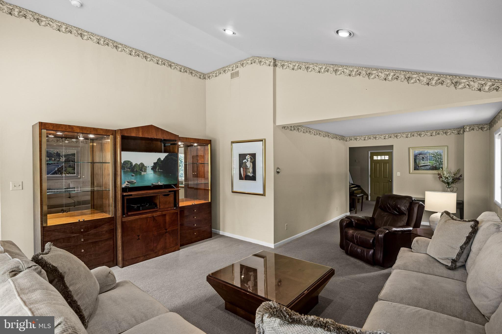 625 Delanco Road Edgewater Park, NJ 08010 - Photo 5 of 37