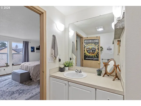 $315,000 | 13949 Beavercreek Road, Unit 102, Oregon City, OR 97045