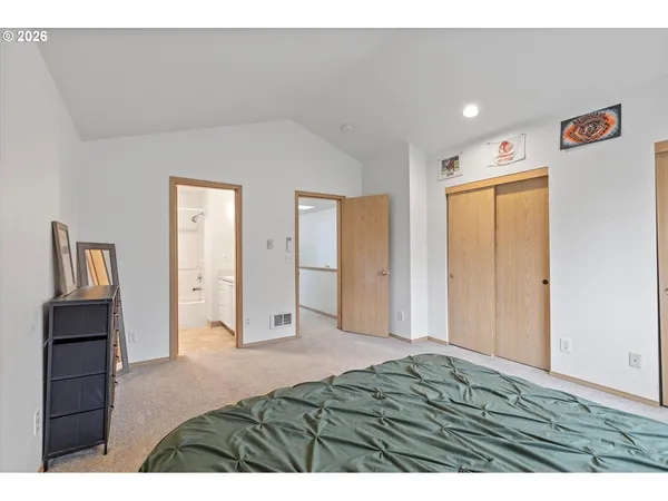 $315,000 | 13949 Beavercreek Road, Unit 102, Oregon City, OR 97045