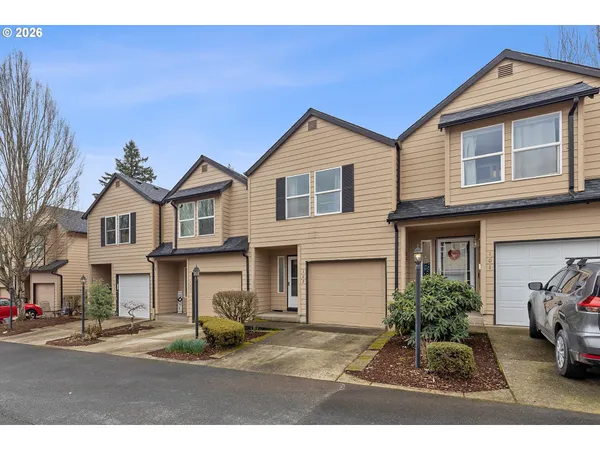 $315,000 | 13949 Beavercreek Road, Unit 102, Oregon City, OR 97045