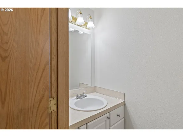 $315,000 | 13949 Beavercreek Road, Unit 102, Oregon City, OR 97045