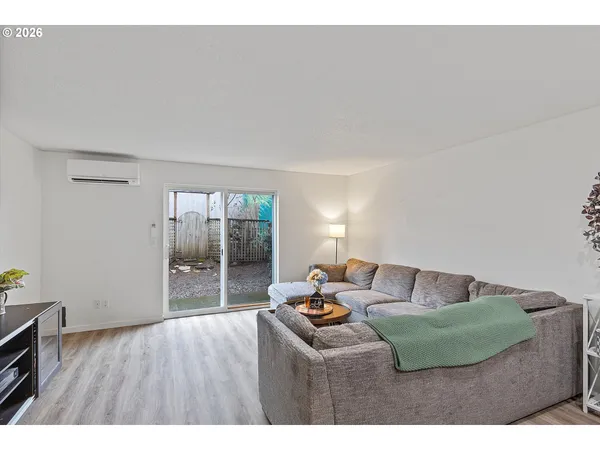 $315,000 | 13949 Beavercreek Road, Unit 102, Oregon City, OR 97045