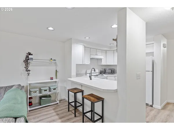 $315,000 | 13949 Beavercreek Road, Unit 102, Oregon City, OR 97045