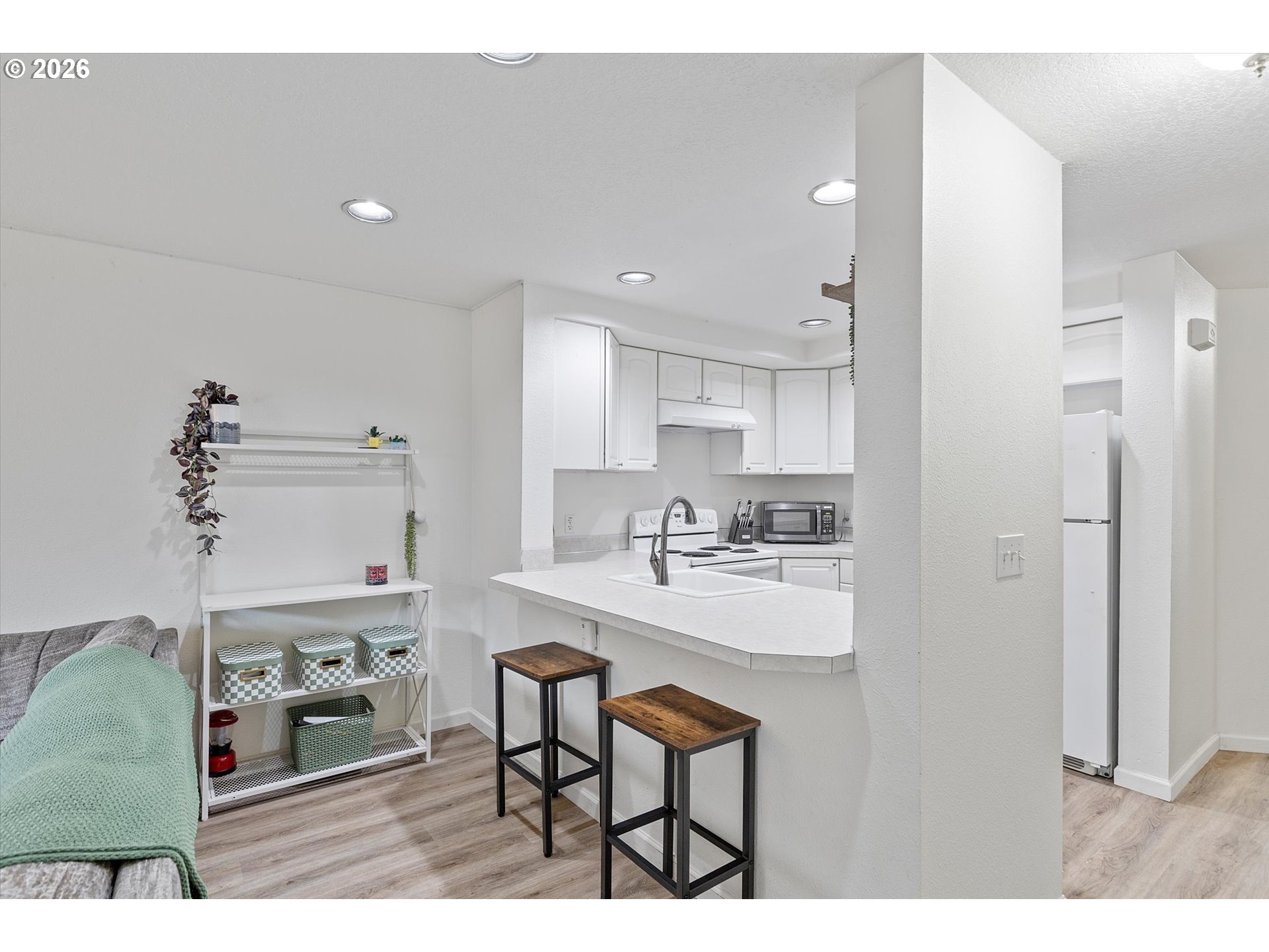 13949 Beavercreek Road, Unit 102 Oregon City, OR 97045 - Photo 8 of 24 Kitchen
