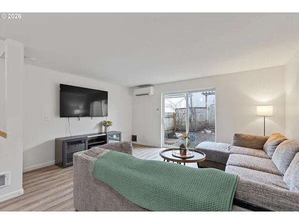 $315,000 | 13949 Beavercreek Road, Unit 102, Oregon City, OR 97045