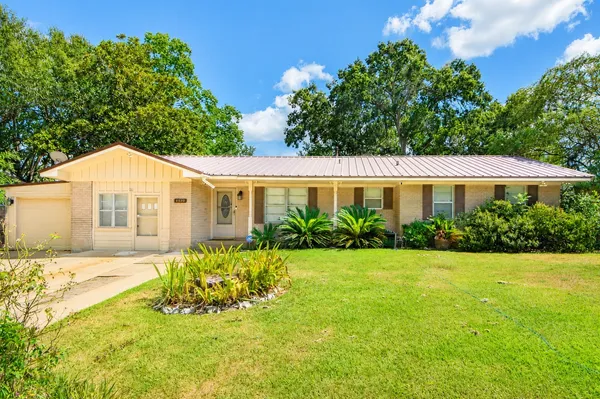 $274,500 | 1507 Meadow Lane, Brenham, TX 77833