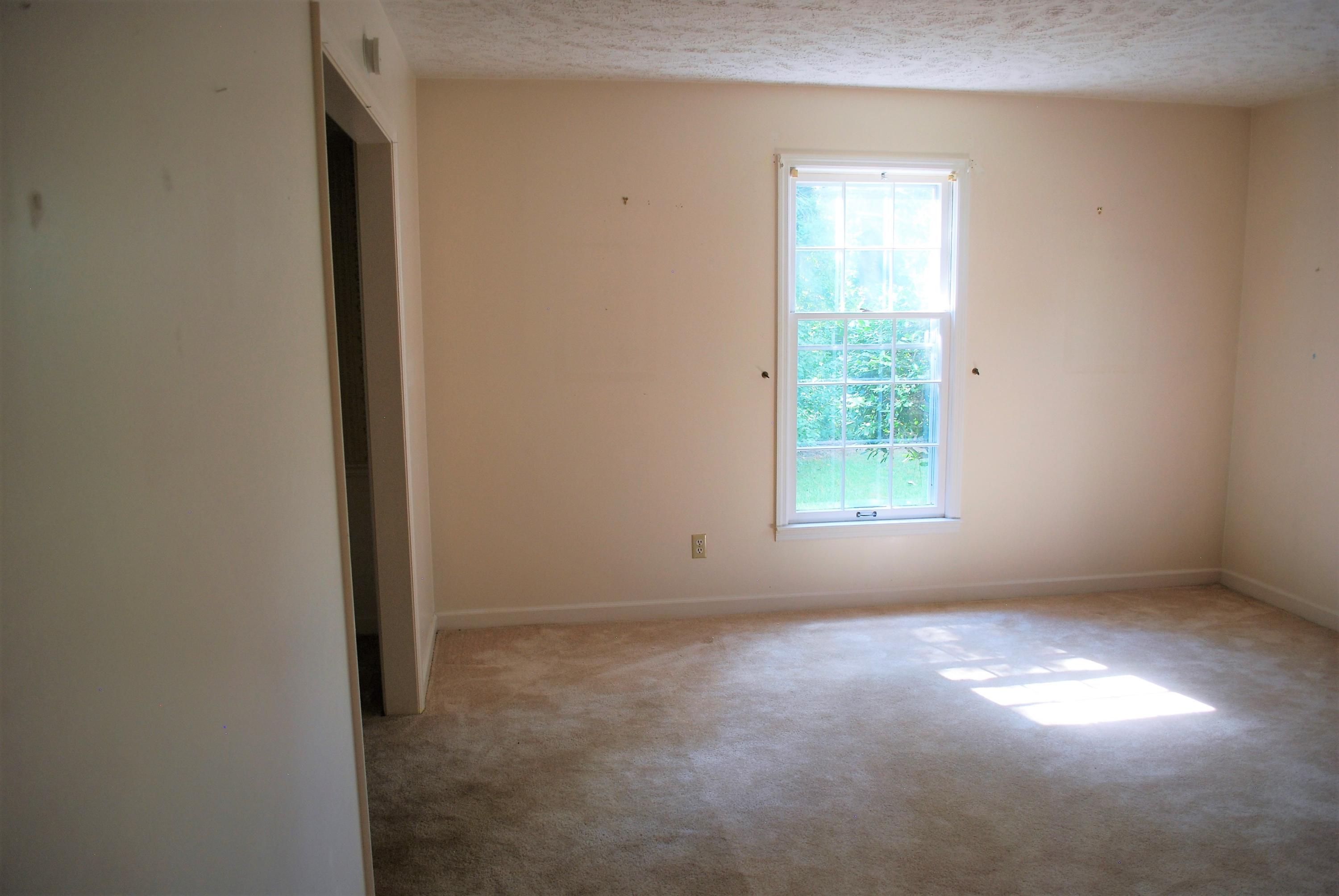 709 John McQueen Road Aberdeen, NC 28315 - Photo 13 of 38 14 LR