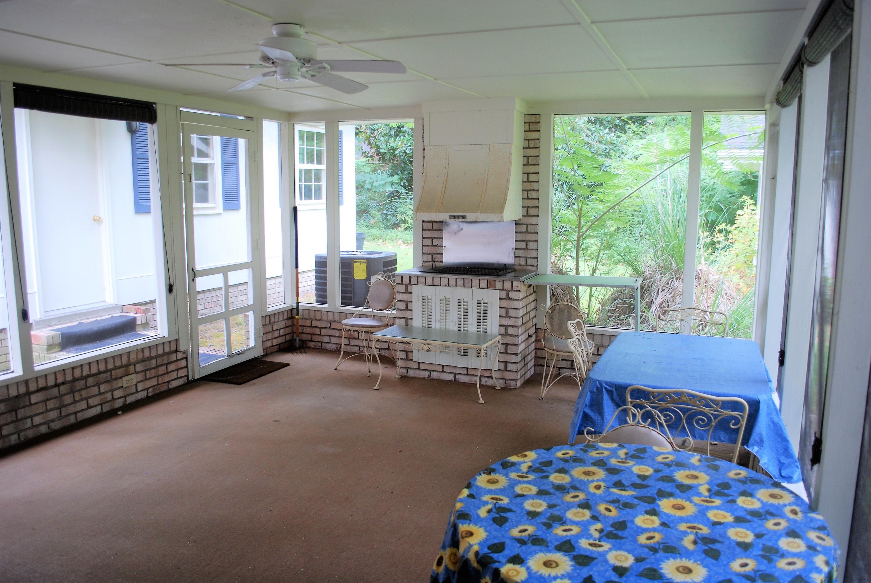 709 John McQueen Road Aberdeen, NC 28315 - Photo 29 of 38 30 Screen Porch