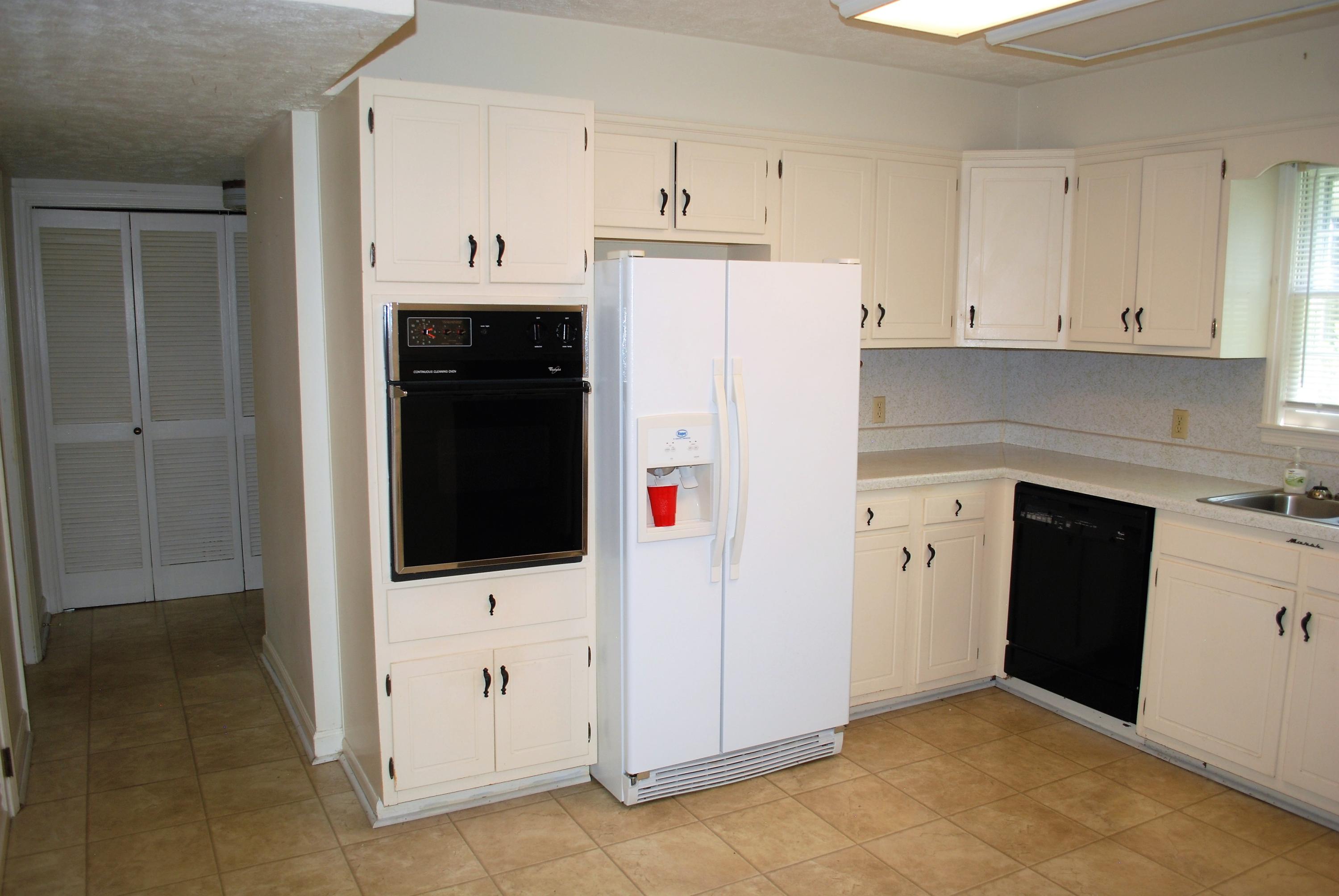 709 John McQueen Road Aberdeen, NC 28315 - Photo 5 of 38 6 Kitchen