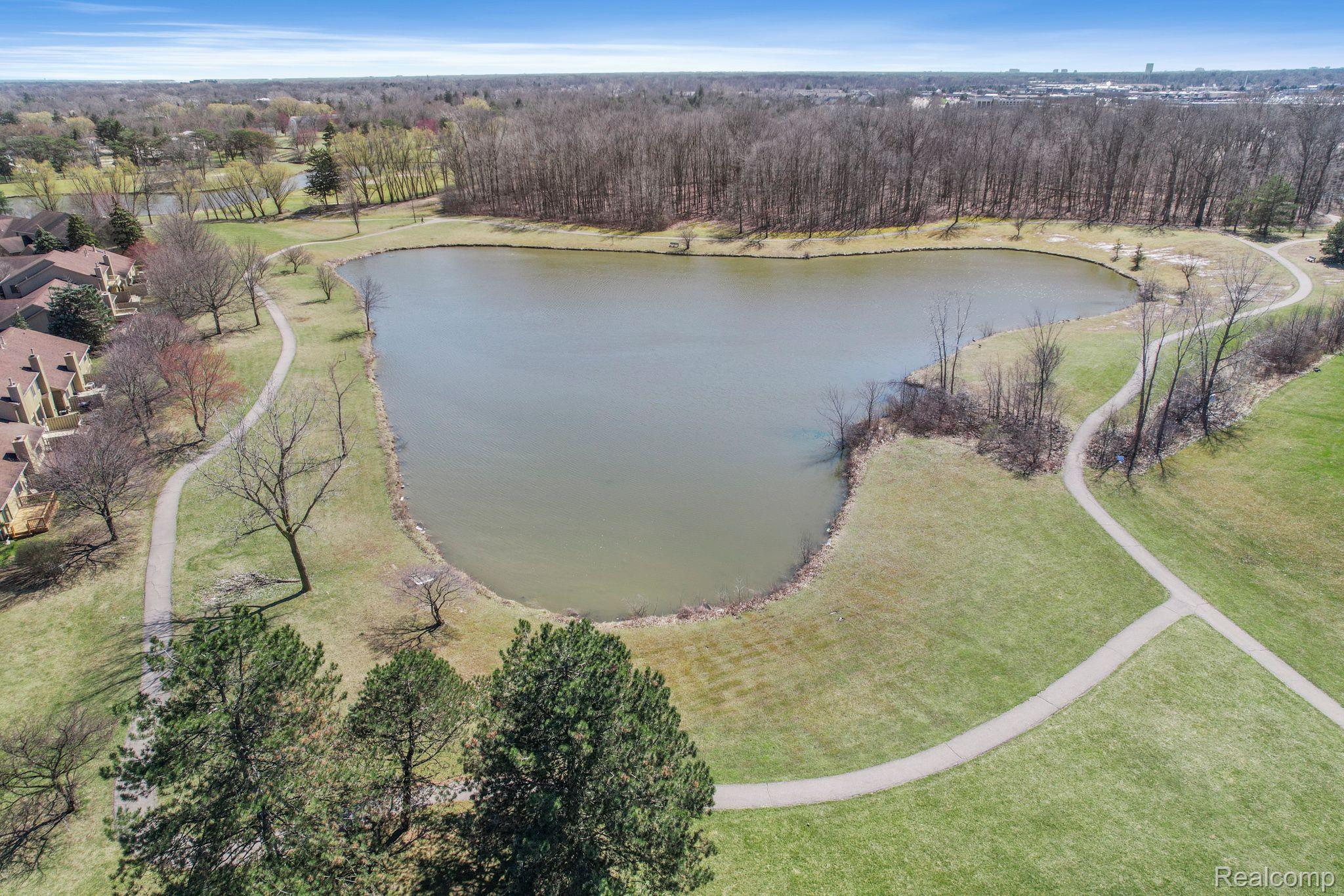 589 Tennyson Rochester, MI 48307 - Photo 28 of 31 Gallery Image 28