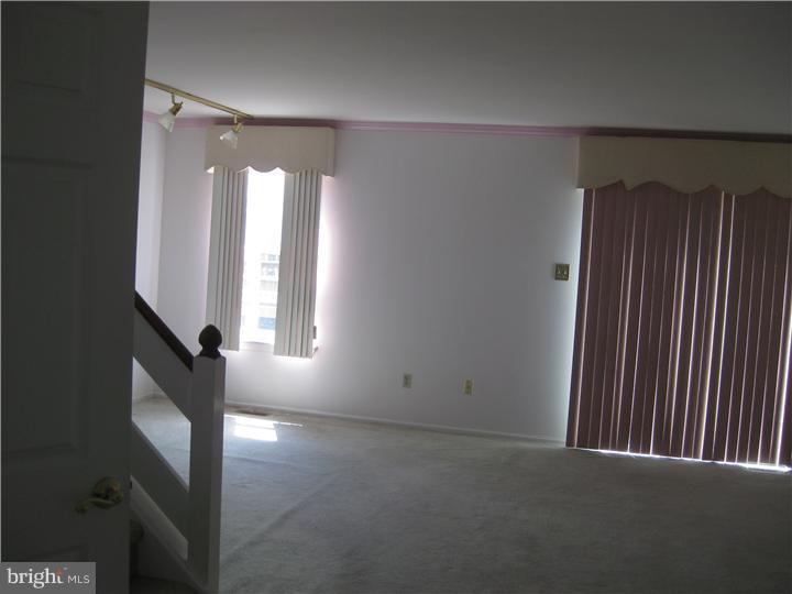 201 Aucott Road Brookhaven, PA 19015 - Photo 3 of 9 Living Room