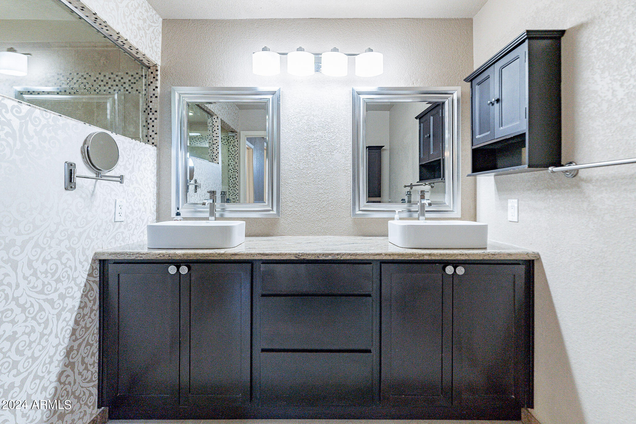 1444 South Cactus Road Apache Junction, AZ 85119 - Photo 18 of 39 Primary vanity Double Sinks