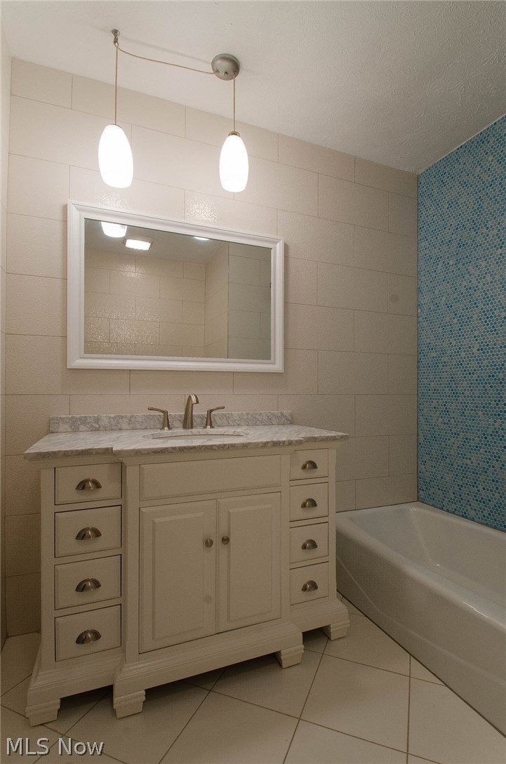 1723 South Green Road Cleveland, OH 44121 - Photo 14 of 33
