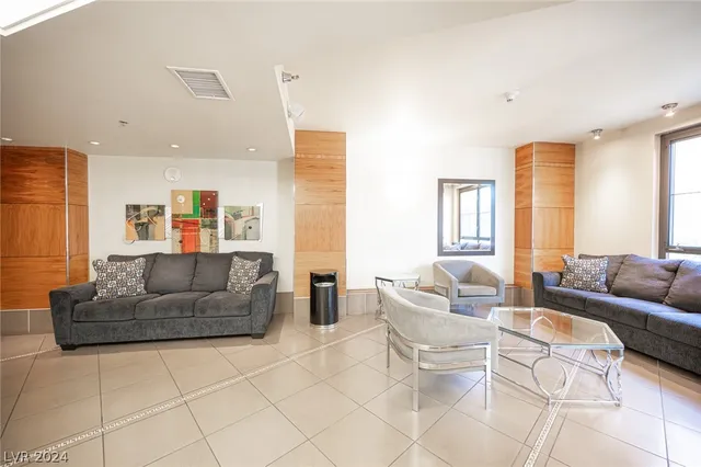 $2,400 | 29 Montelago Boulevard, Unit 343, Henderson, NV 89011