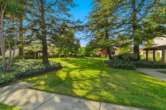 a picture of a wall with white walls