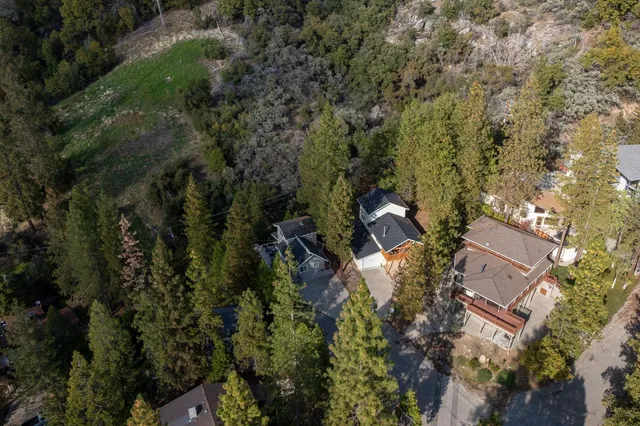 $762,000 | 37745 Marina View Drive, Bass Lake, CA 93604