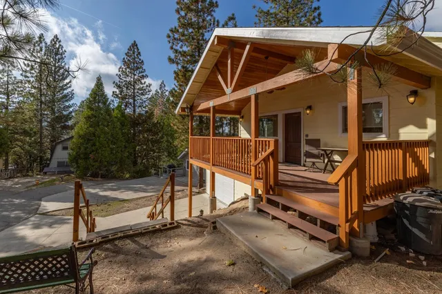 $762,000 | 37745 Marina View Drive, Bass Lake, CA 93604