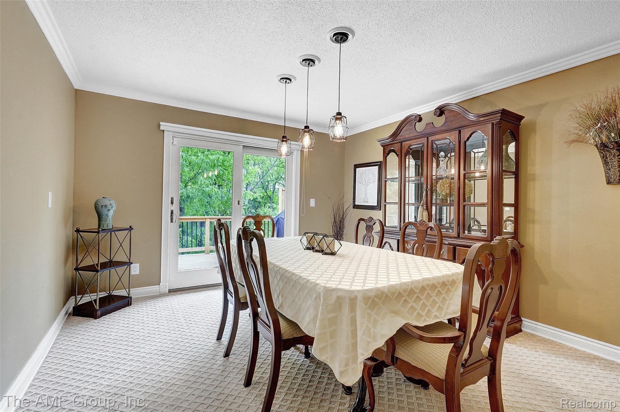 2695 Dutton Road Rochester, MI 48306 - Photo 8 of 41 Dining room.