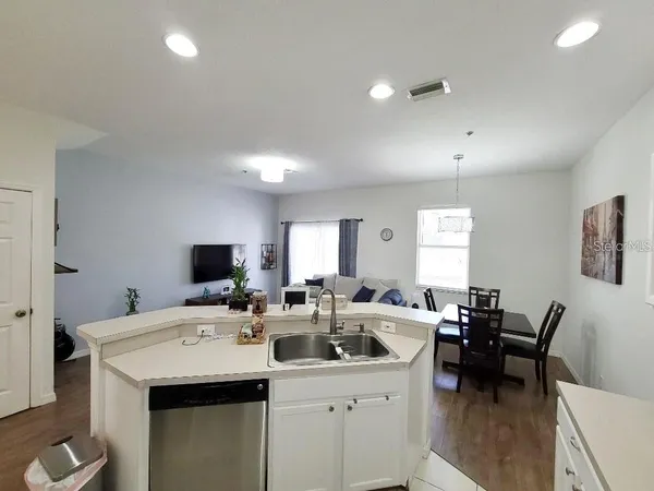$2,150 | 3936 Yellowstone Circle, Sarasota, FL 34233