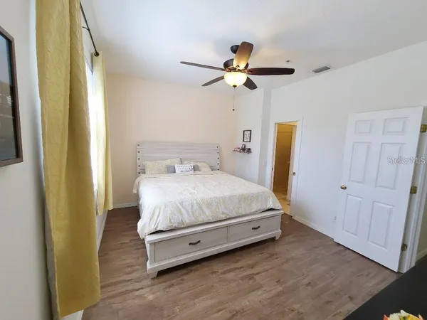 $2,150 | 3936 Yellowstone Circle, Sarasota, FL 34233