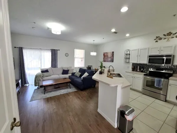 $2,150 | 3936 Yellowstone Circle, Sarasota, FL 34233