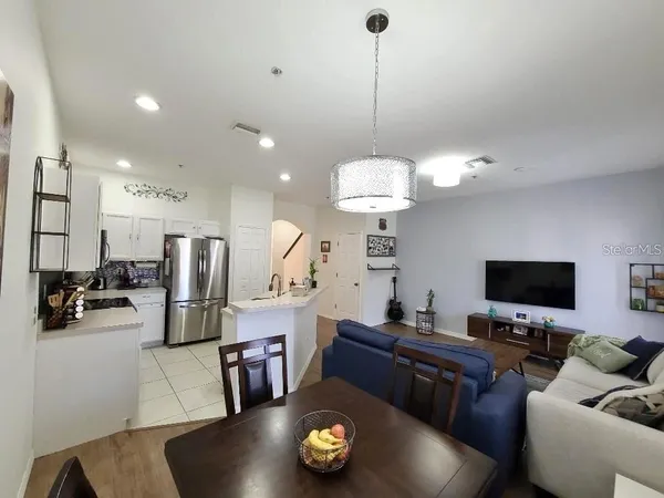 $2,150 | 3936 Yellowstone Circle, Sarasota, FL 34233