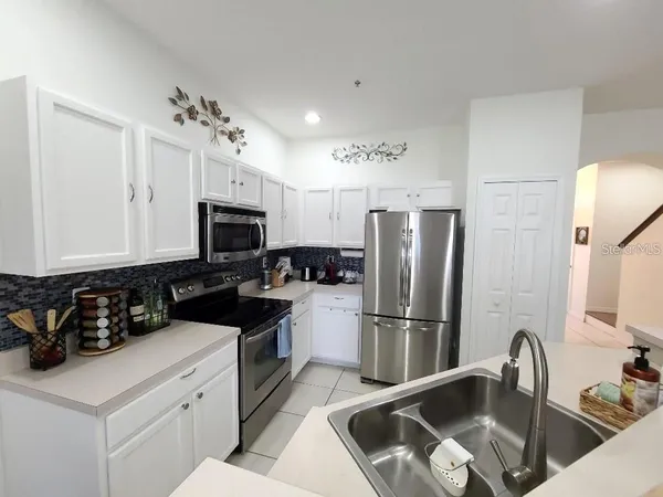 $2,150 | 3936 Yellowstone Circle, Sarasota, FL 34233