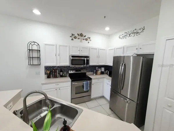 $2,150 | 3936 Yellowstone Circle, Sarasota, FL 34233