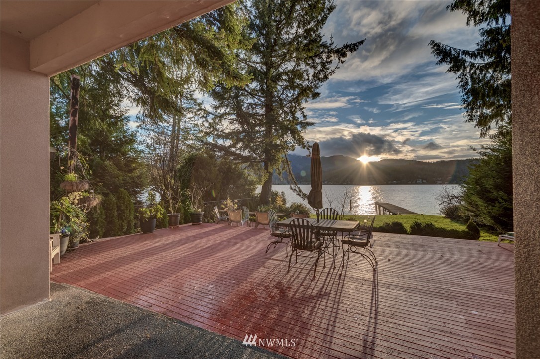 3251 North Shore Road Bellingham, WA 98226 - Photo 1 of 25 Gallery Image 1