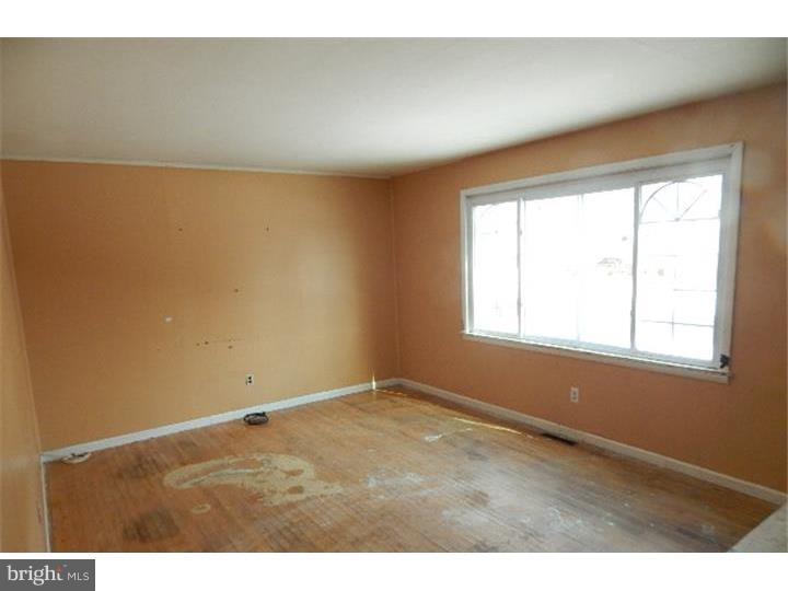 8229 Sheppard Road Pennsauken, NJ 08110 - Photo 3 of 10 Gallery Image 3