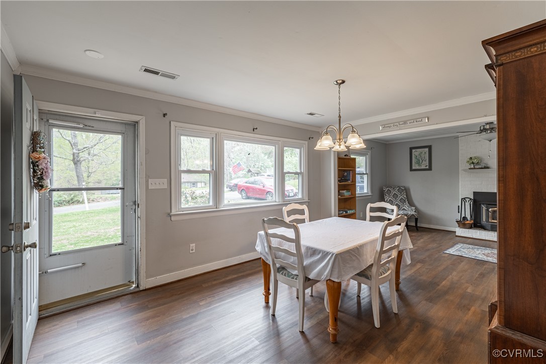 2118 Chestnut Oaks Road Powhatan, VA 23139 - Photo 12 of 41 Lots of Natural Light