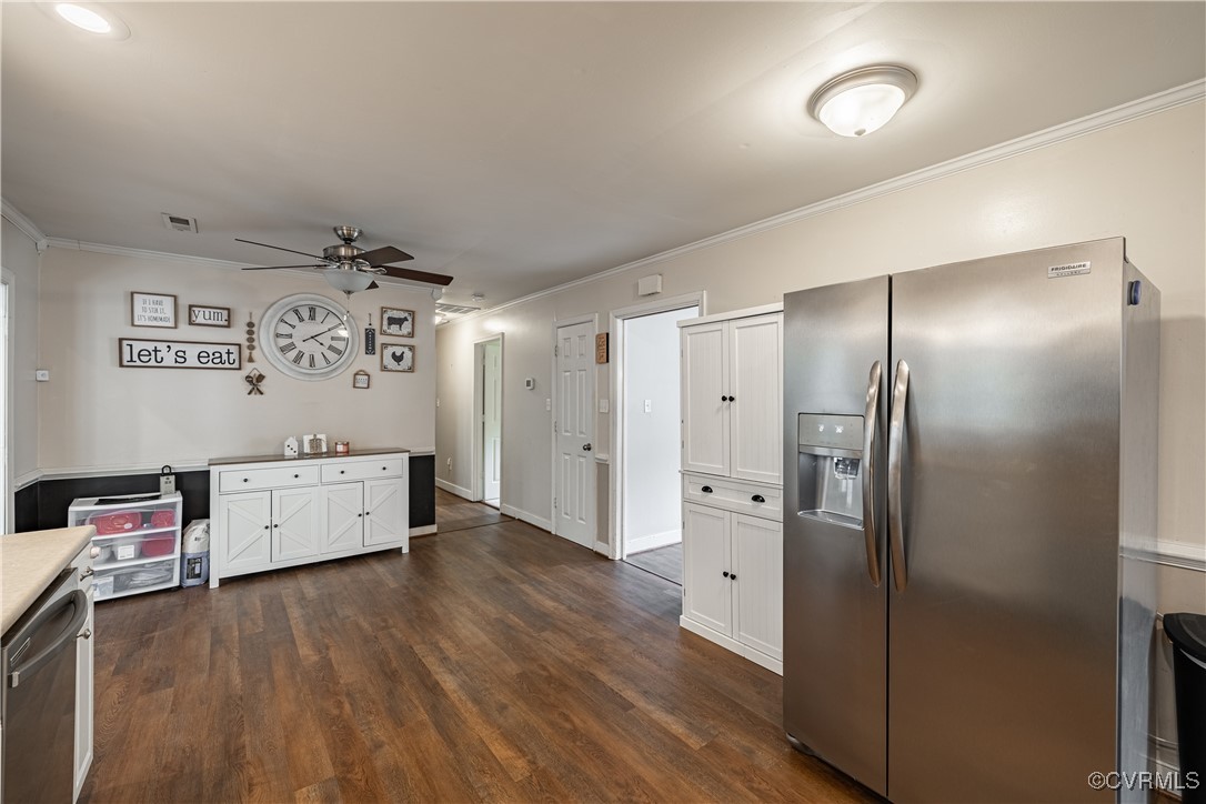 2118 Chestnut Oaks Road Powhatan, VA 23139 - Photo 22 of 41 Double Sided Refrigerator conveys