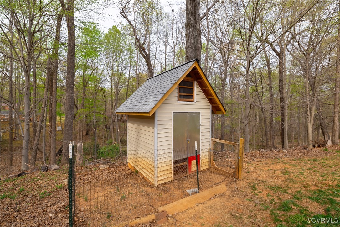 2118 Chestnut Oaks Road Powhatan, VA 23139 - Photo 40 of 41 Chicken Coop w/ electricity
