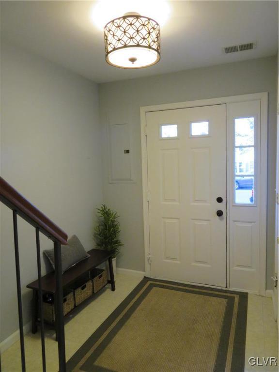 1275 Forest Road Whitehall, PA 18052 - Photo 4 of 32 1st level foyer with sitting area