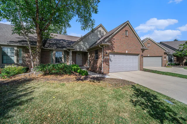 $319,900 | 512 Brooks Hollow Court, Dundee, MI 48131