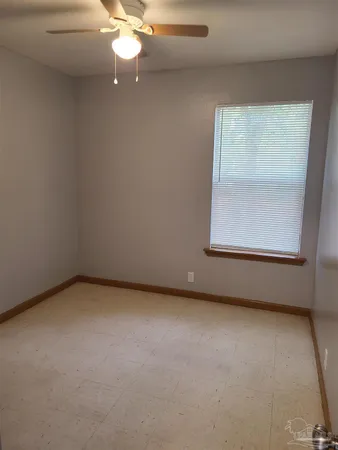 $1,050 | 457 South L Street, Unit B, Pensacola, FL 32502