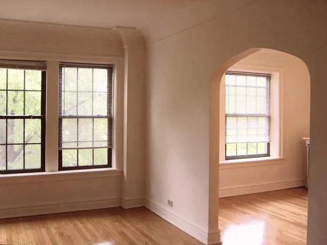 $1,250 | 1123 Washington Boulevard, Unit 2E, Oak Park, IL 60302