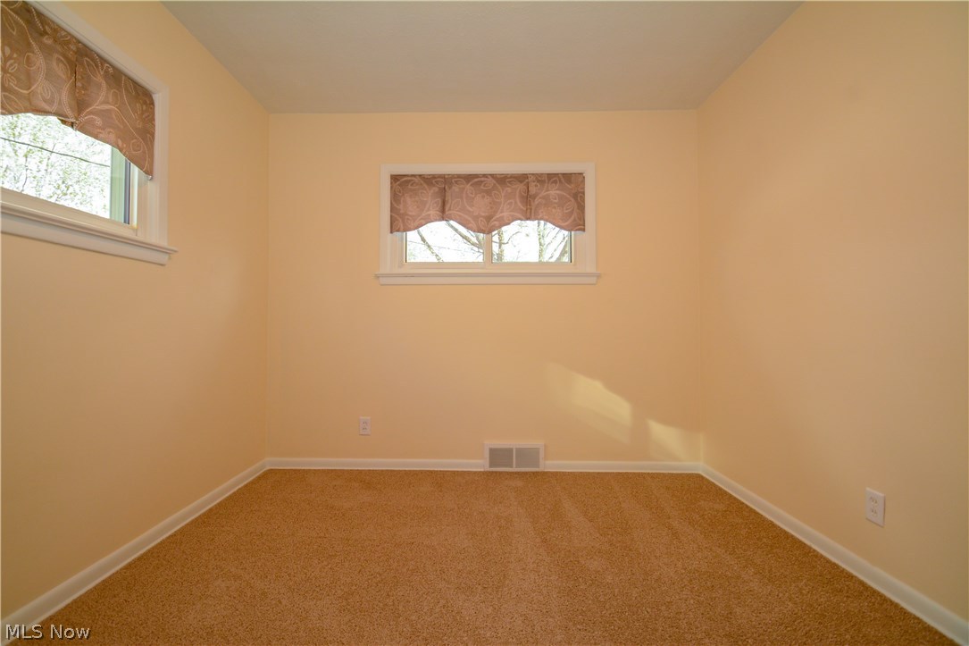 799 Glenhurst Road Willowick, OH 44095 - Photo 16 of 35