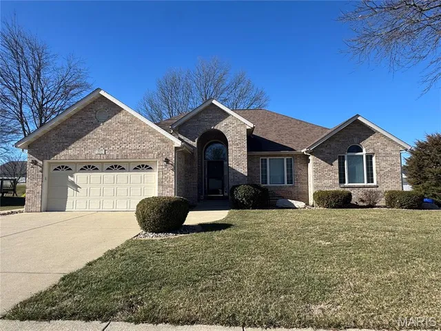 $389,900 | 517 Grand Avenue, Waterloo, IL 62298