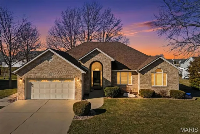 $389,900 | 517 Grand Avenue, Waterloo, IL 62298