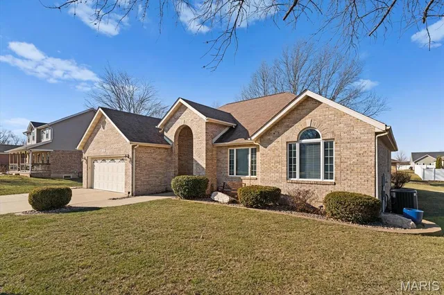 $389,900 | 517 Grand Avenue, Waterloo, IL 62298